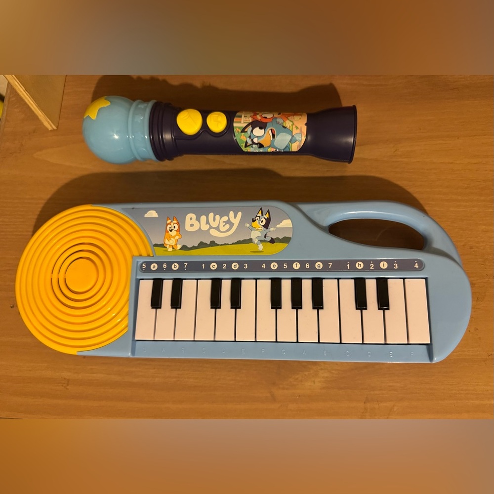Bluey Keyboard and Microphone - Blue & Yellow